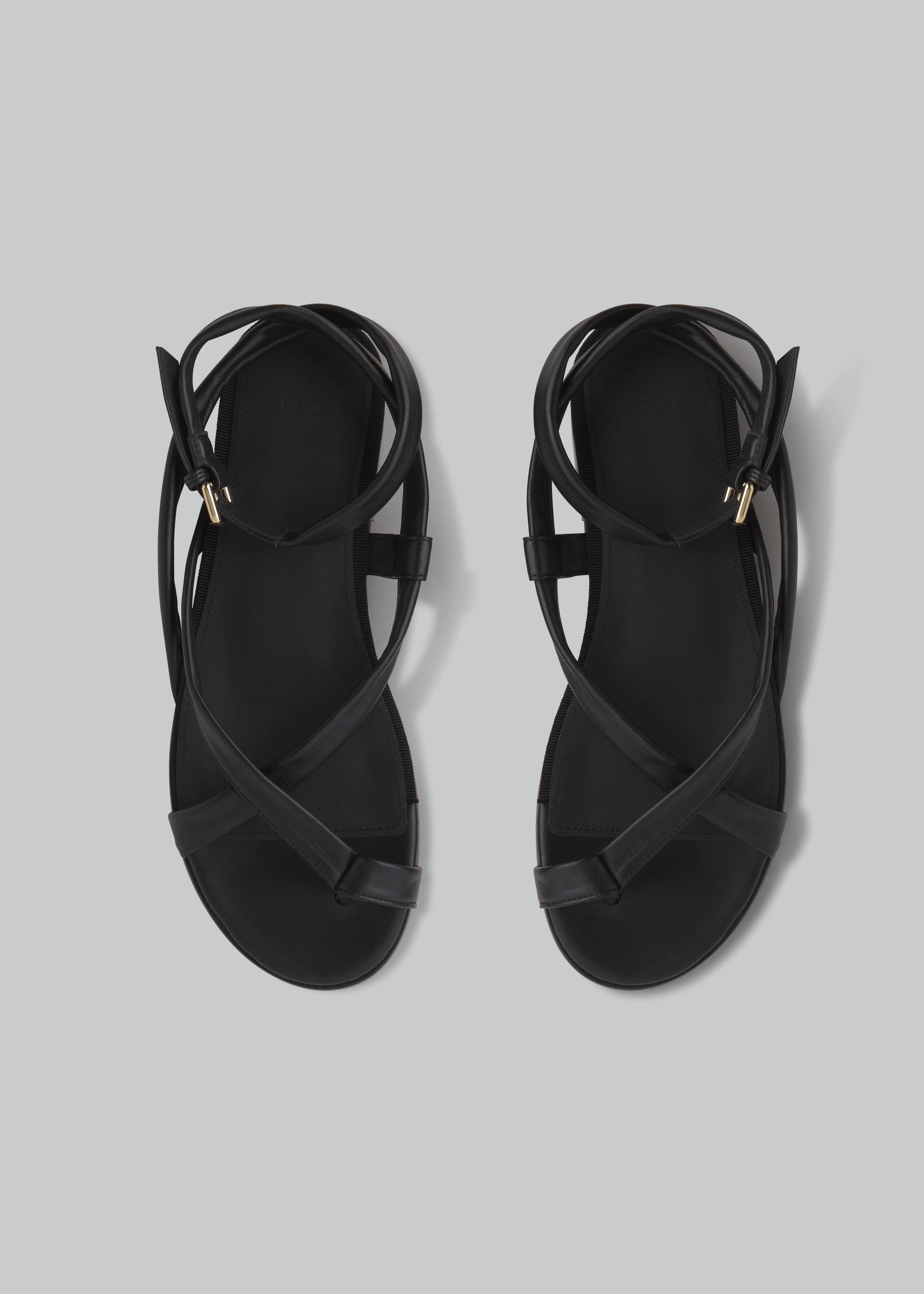 Stretch Leather Toe Strap Sandal in Black